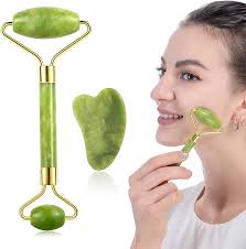 Flawless Jade Roller With Gua Sha Stone